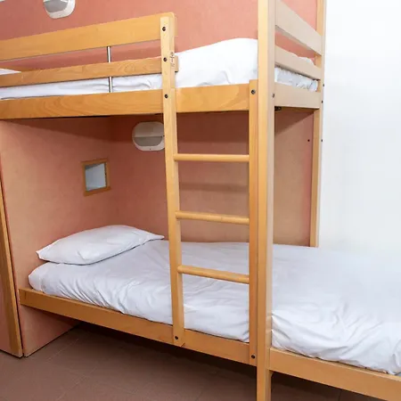 Hostel Hi Nimes