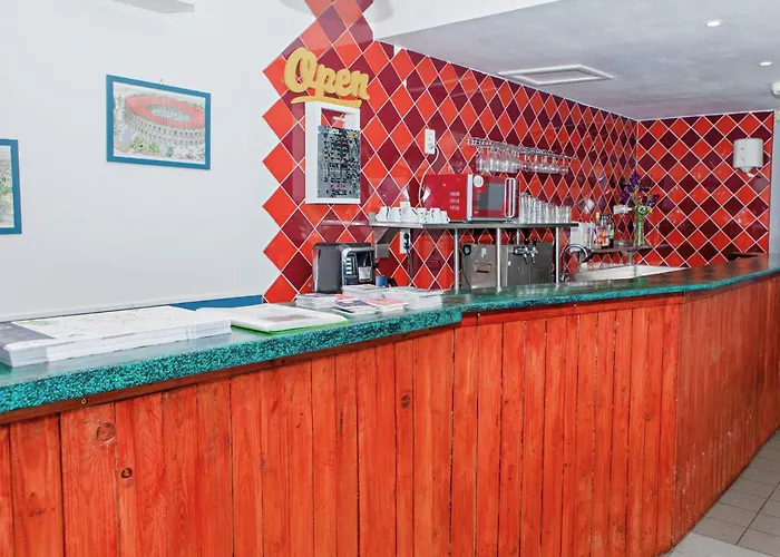 بيت شباب Hi نيم